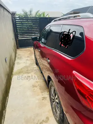 Nissan Pathfinder SV 4x4 2018 Red