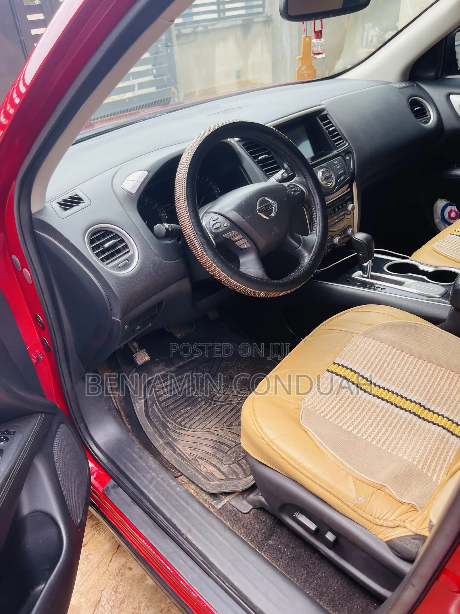 Nissan Pathfinder SV 4x4 2018 Red