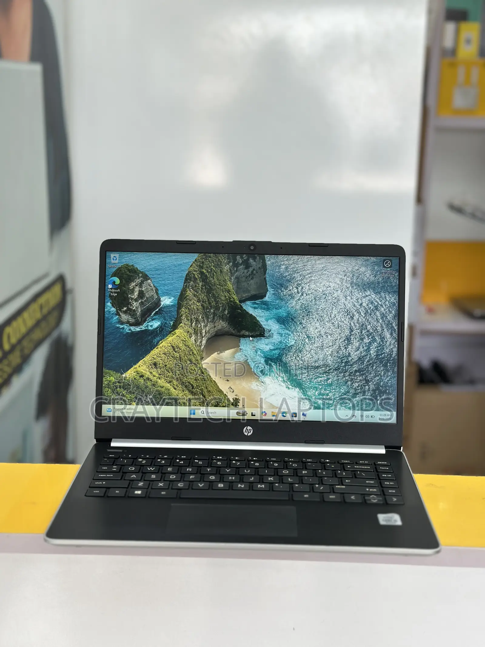 New Laptop HP 14-dq1025cl 8GB Intel Core i5 SSD 256GB
