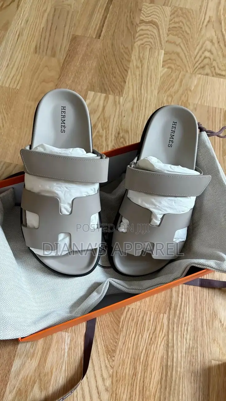 Hermès Chypre Sandals in Noir