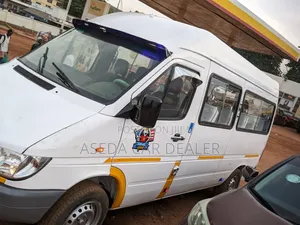Mercedes-Benz Sprinter 2000 White