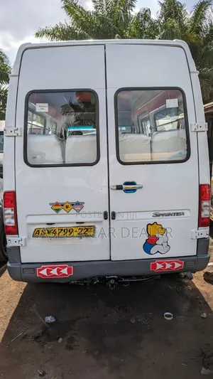 Mercedes-Benz Sprinter 2000 White
