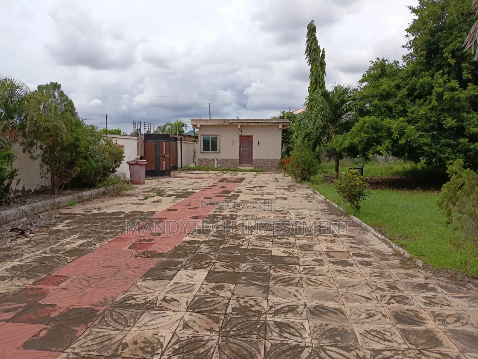 4bdrm Duplex in Community 25 for sale