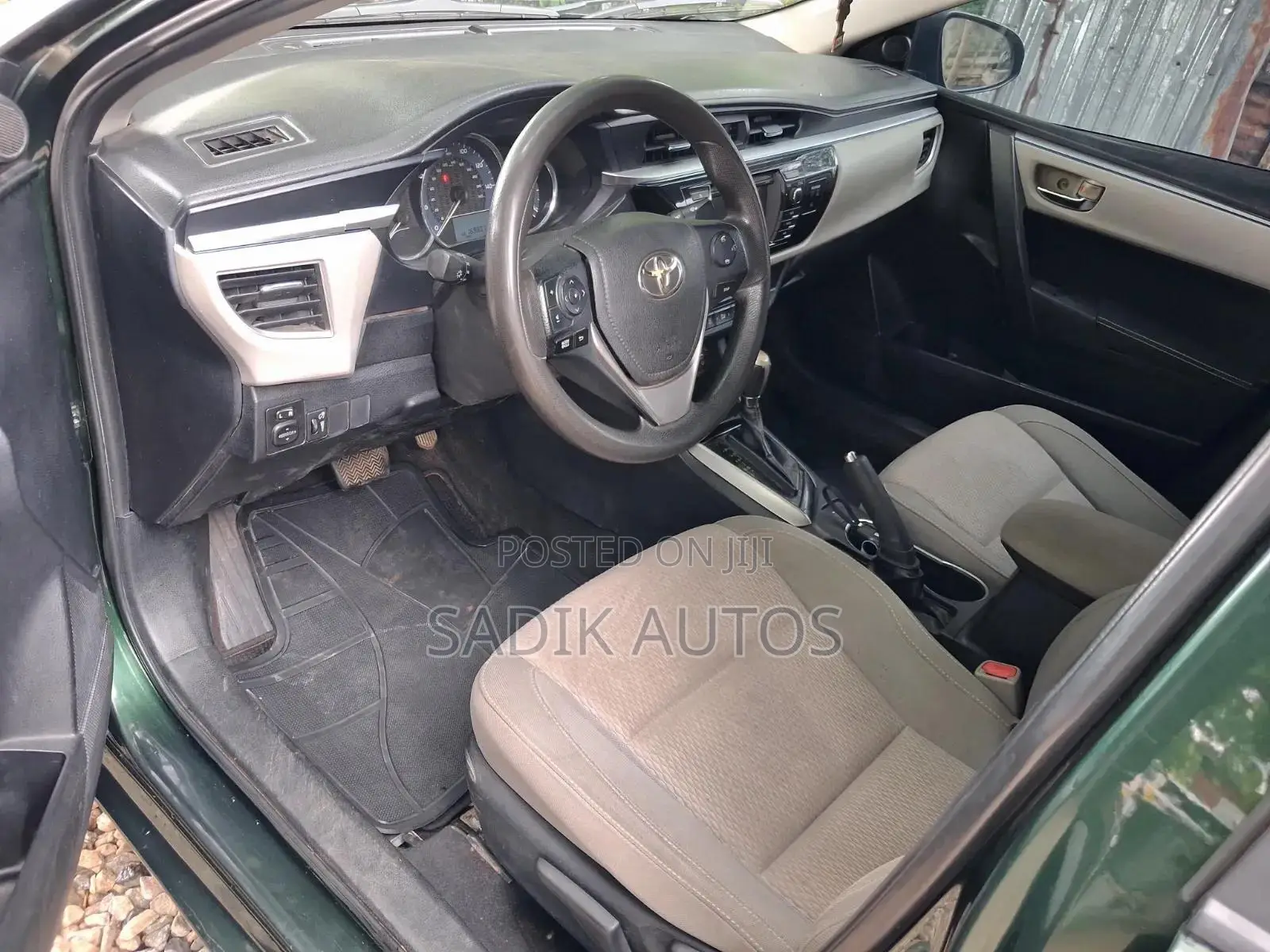 Toyota Corolla LE Plus 4dr Sedan (1.8L 4cyl CVT) 2015 Green