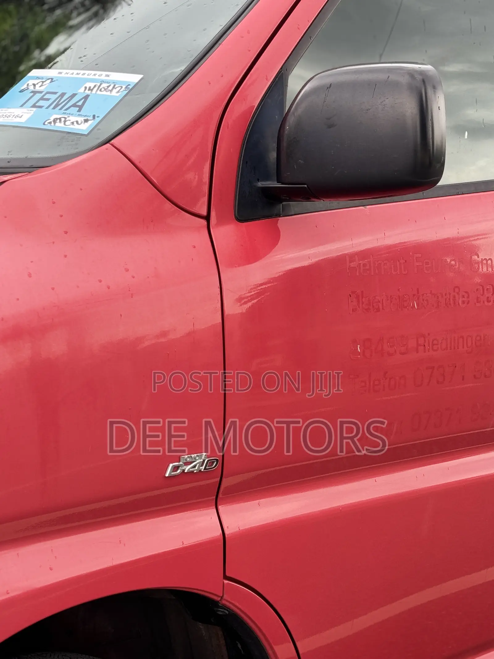 Toyota HiAce 2010 Red