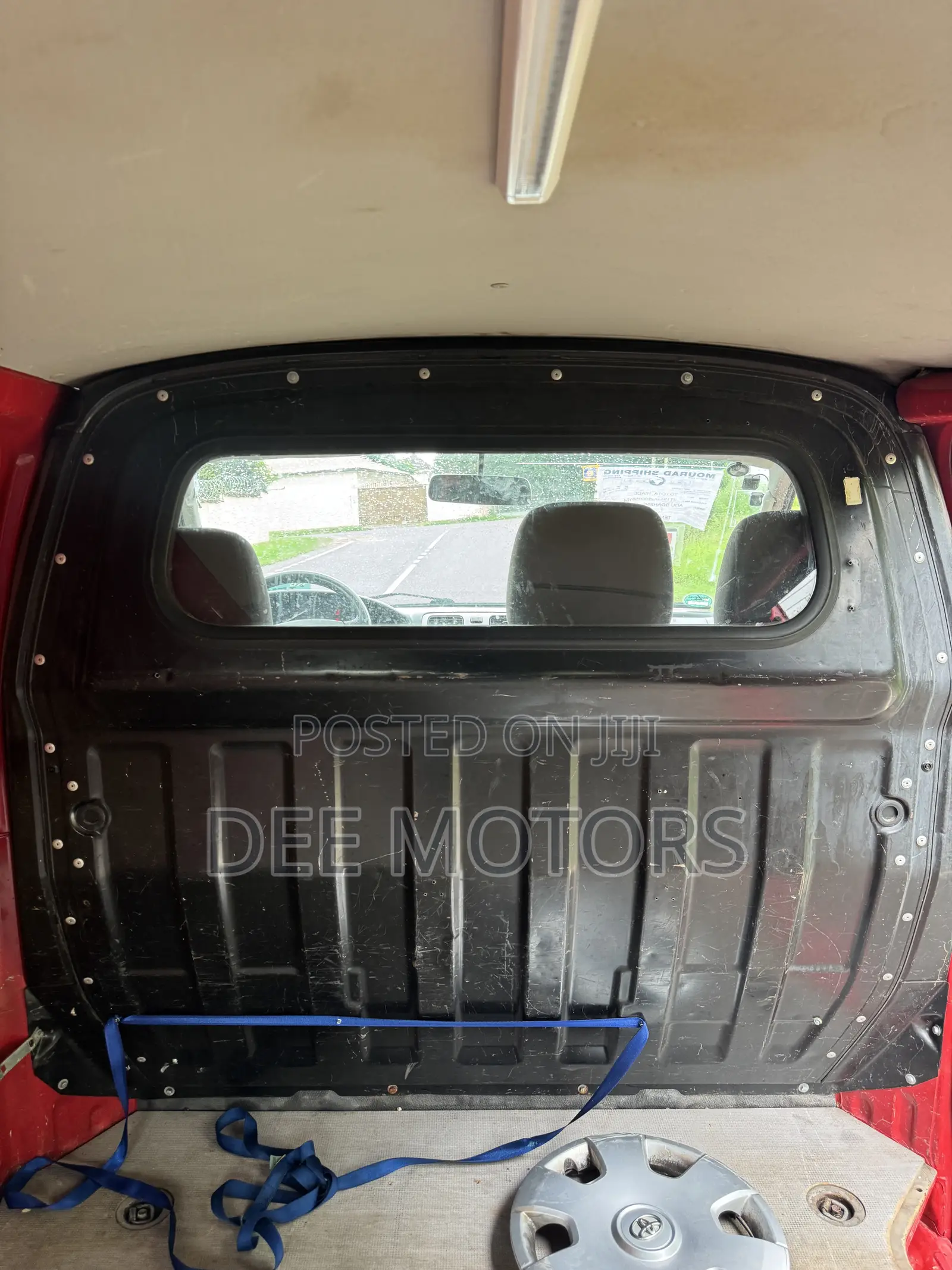 Toyota HiAce 2010 Red