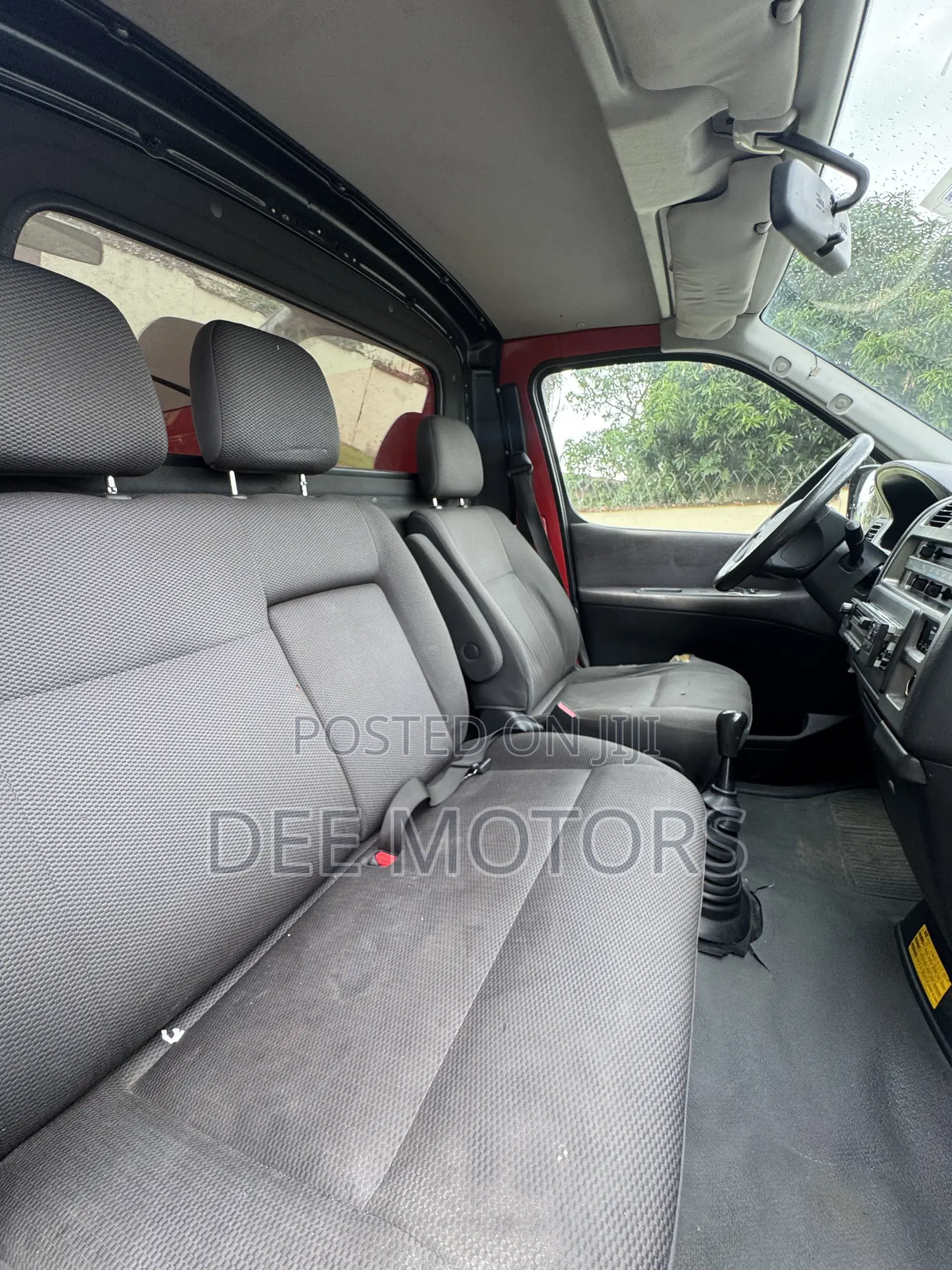 Toyota HiAce 2010 Red