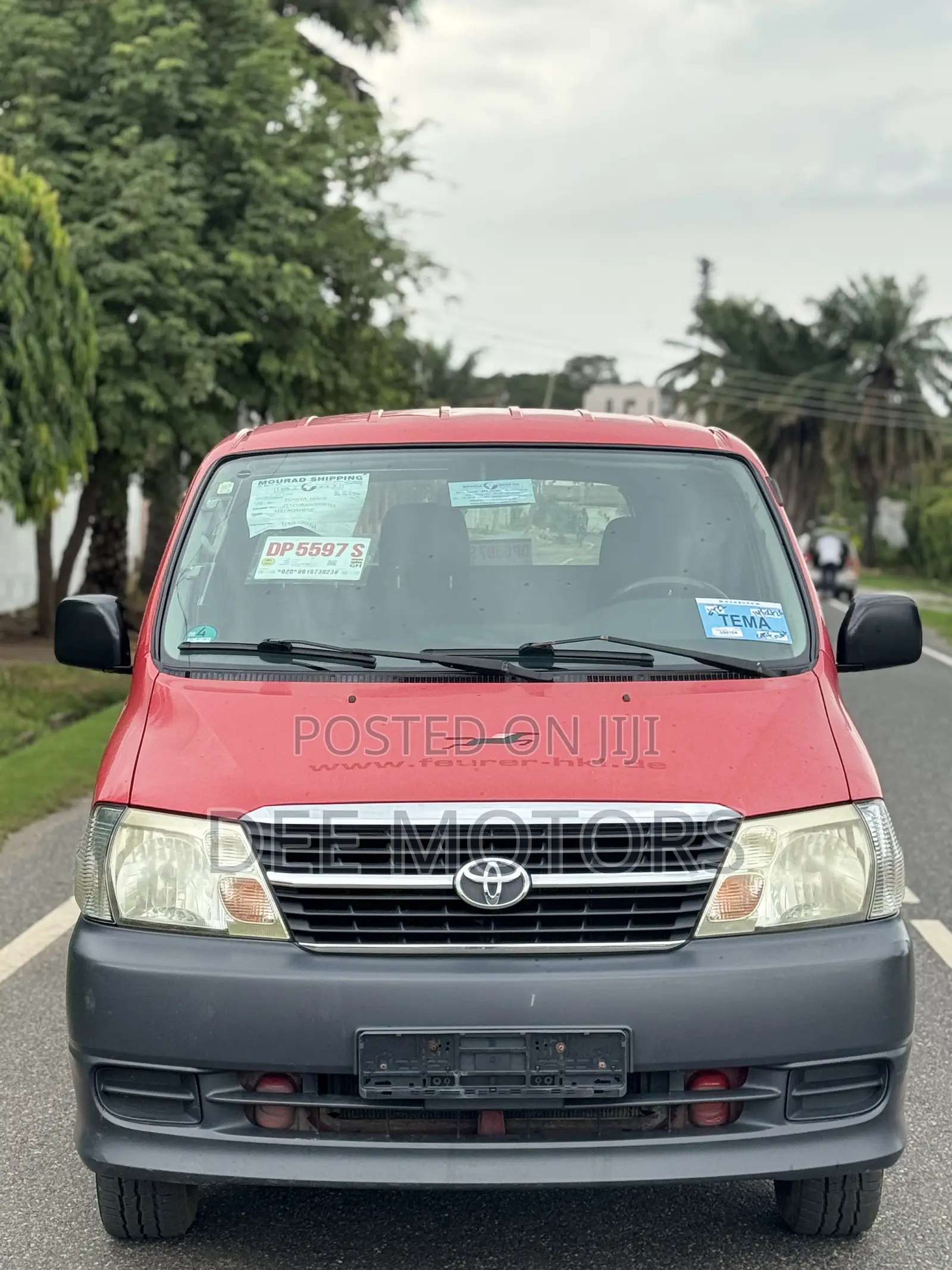Toyota HiAce 2010 Red