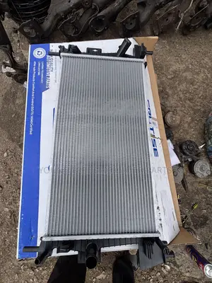 Ford Focus 2012 2013 2014 Radiator/Tank
