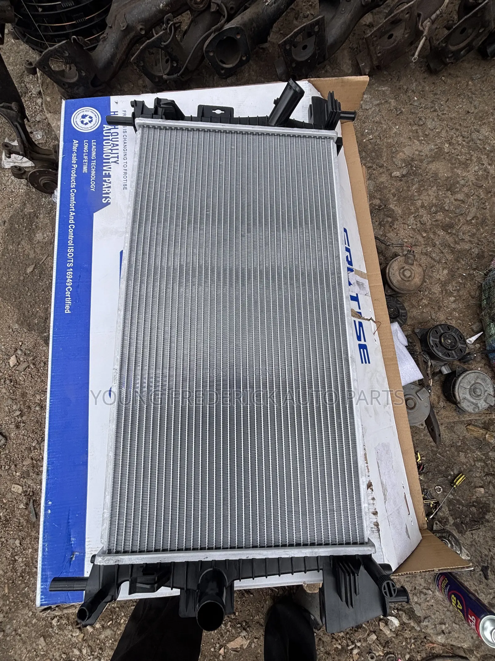 Ford Focus 2012 2013 2014 Radiator/Tank