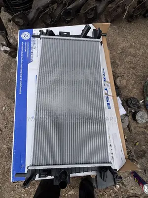 Ford Focus 2012 2013 2014 Radiator/Tank