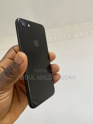 Apple iPhone 7 32 GB Black