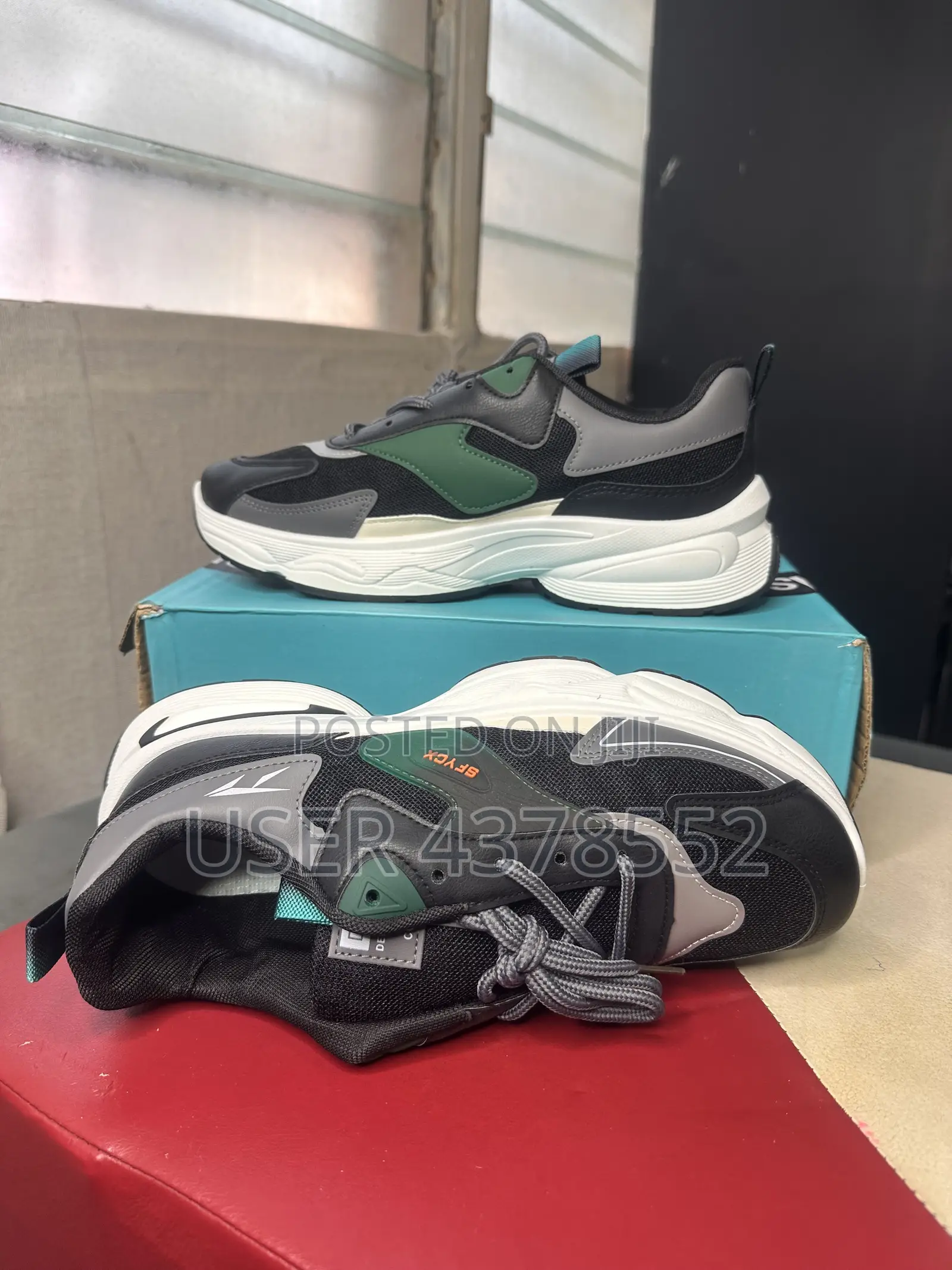 Top Casual Sneakers 11