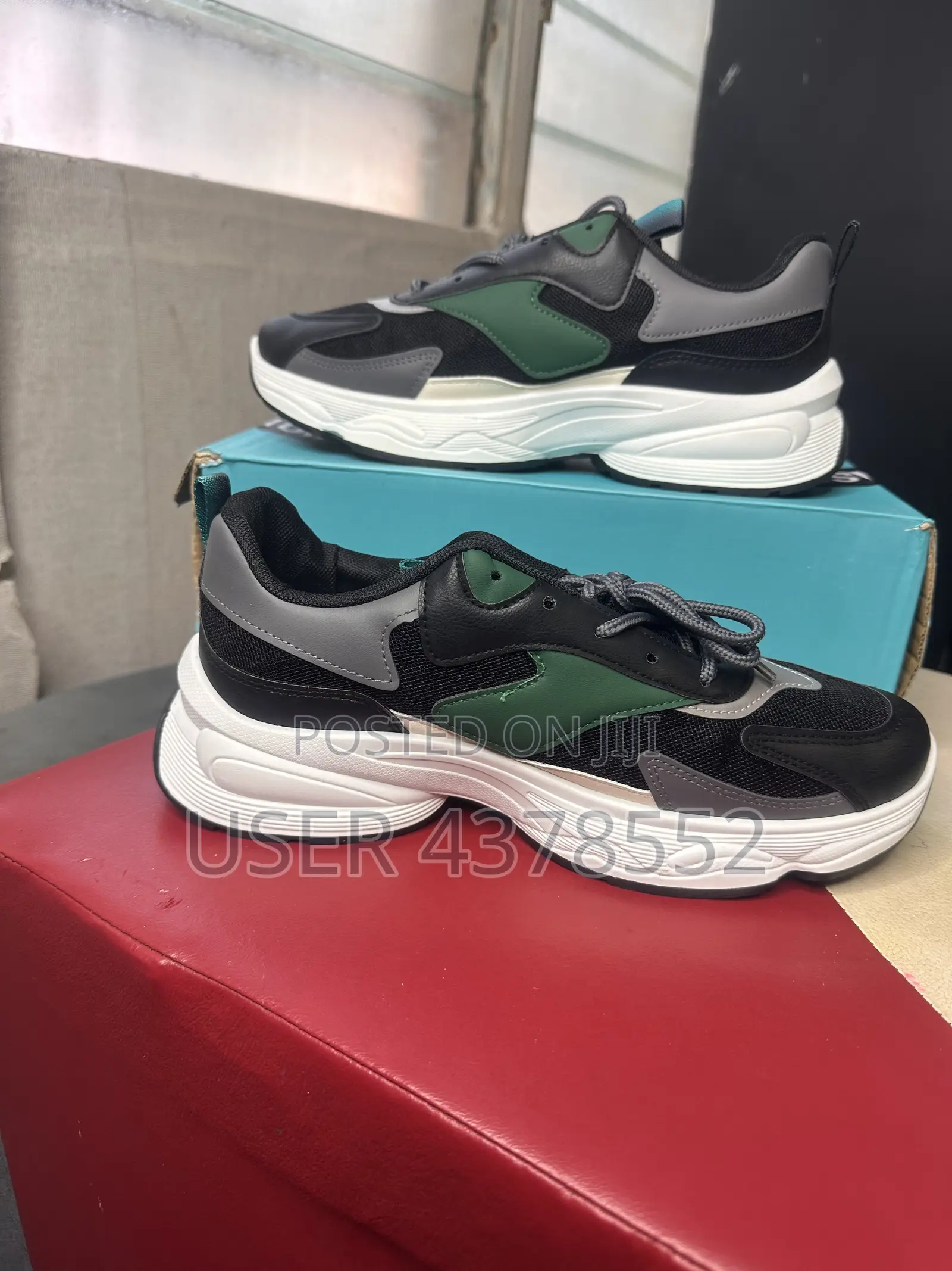Top Casual Sneakers 11