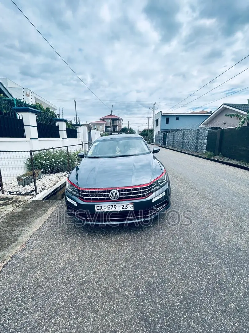 Volkswagen Passat 1.8T S 4dr Sedan (1.8L 4cyl) 2017 Gray