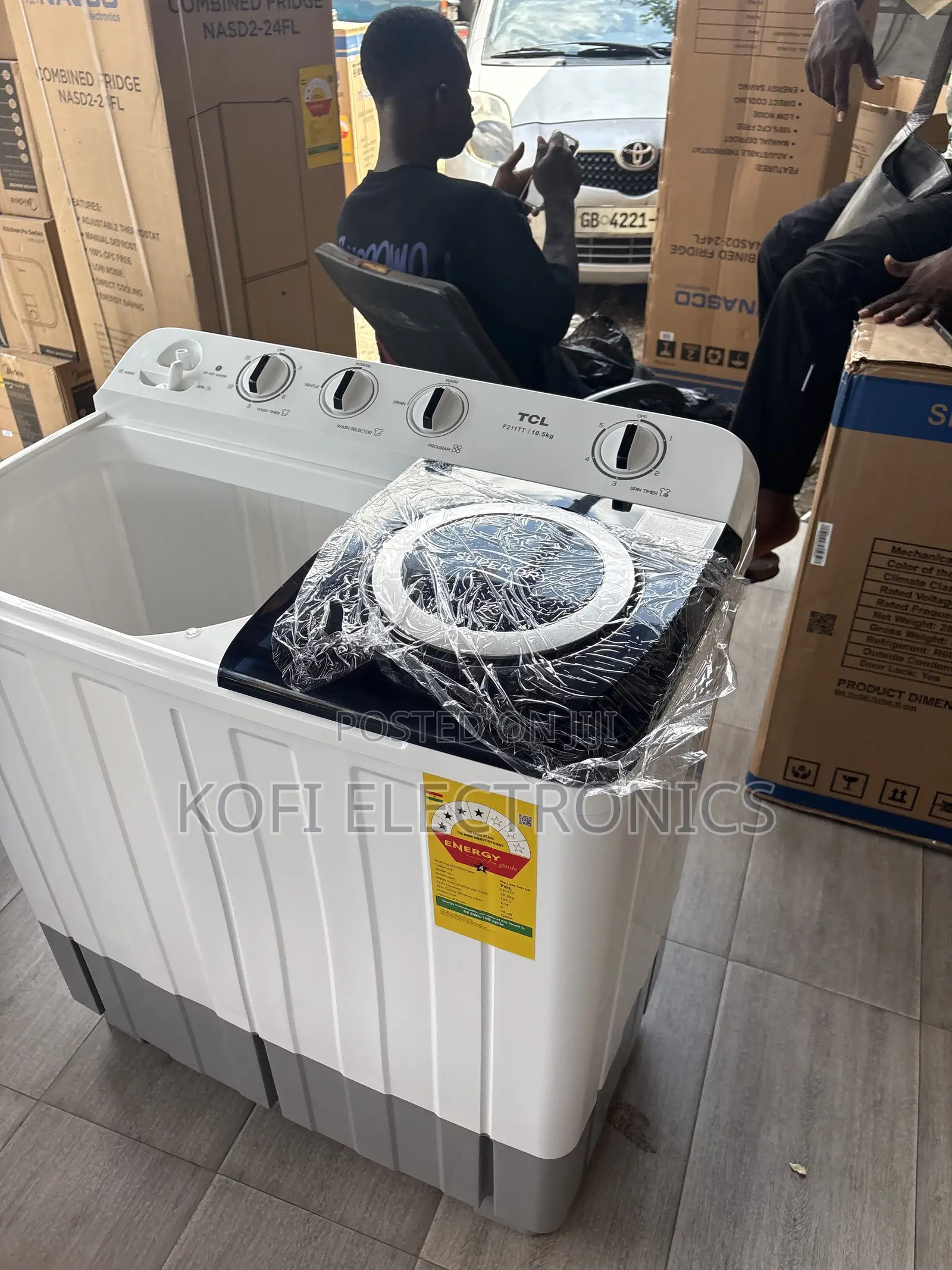 A Shower Rinse TCL 10.5kg Twin Tub Washing Machine