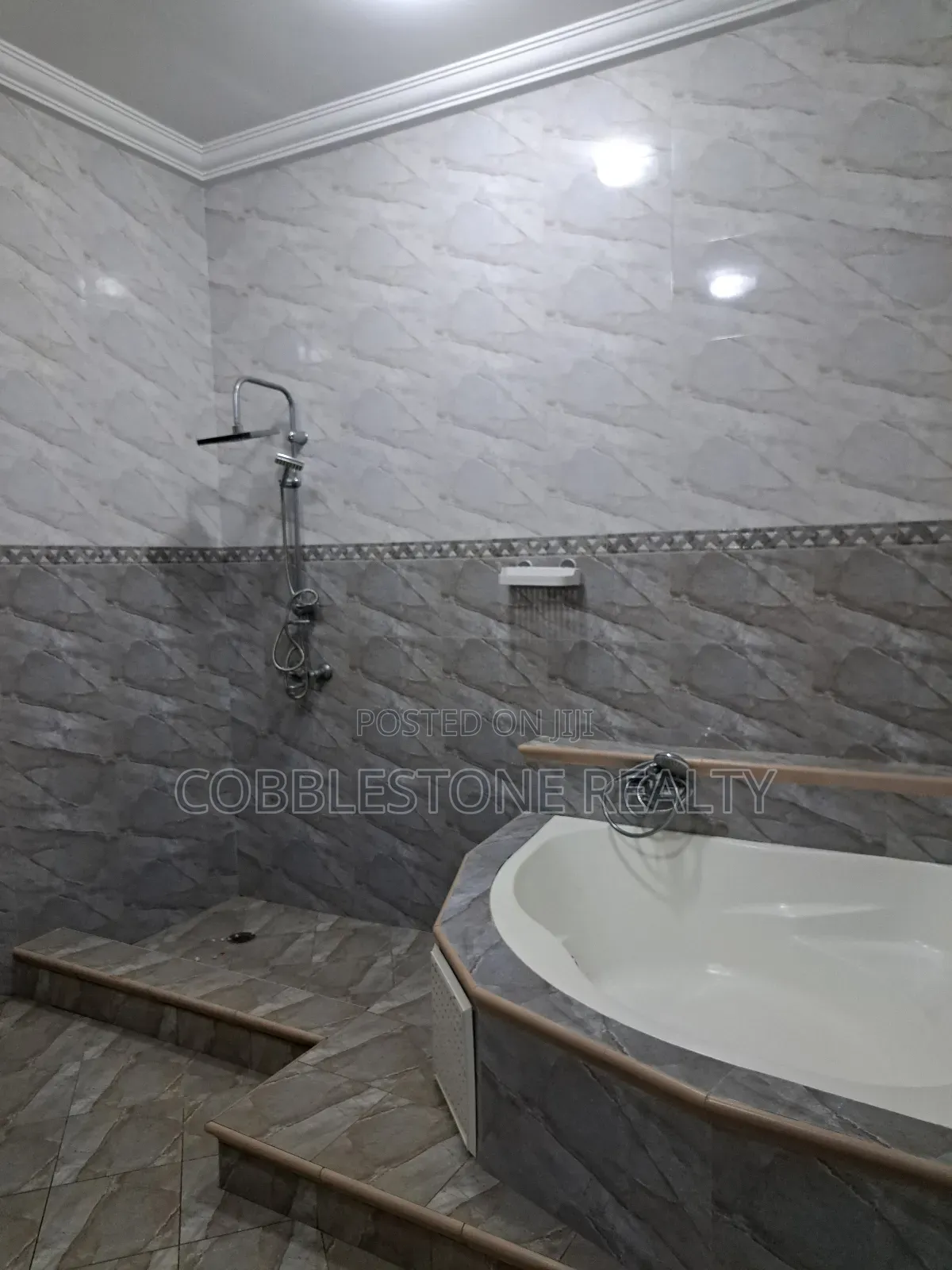 3bdrm House in Teshie for rent