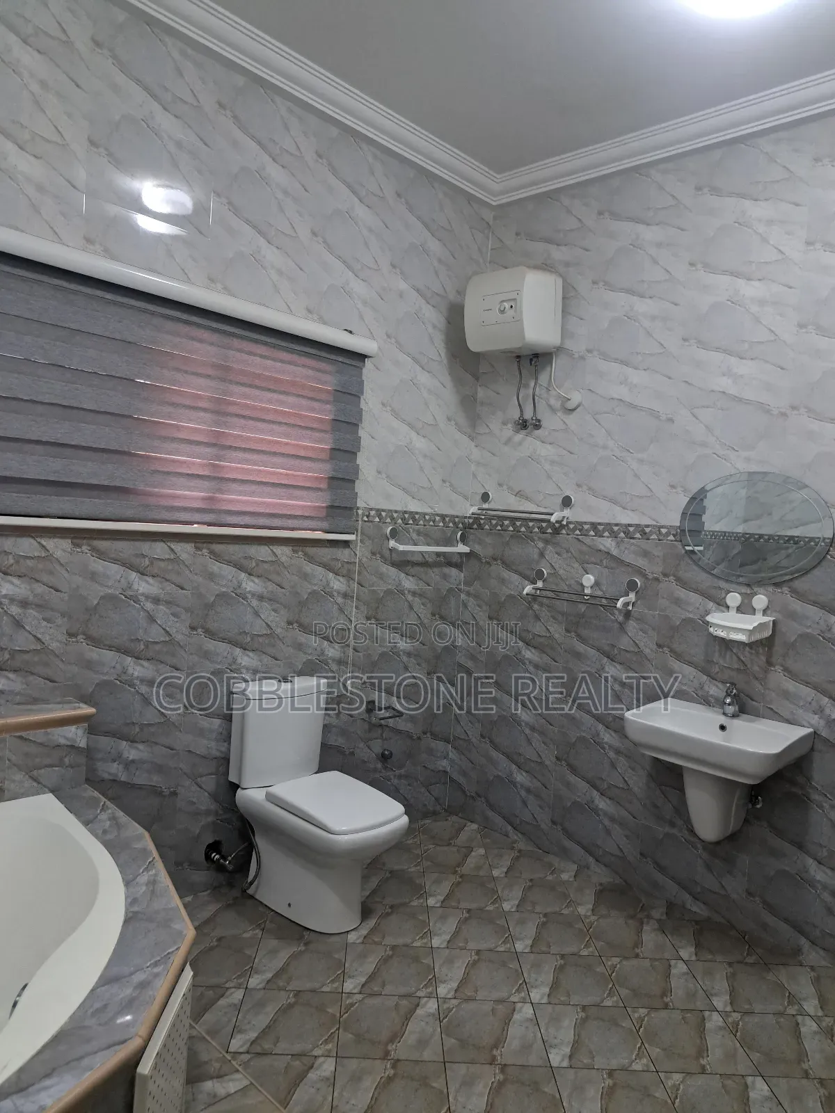 3bdrm House in Teshie for rent