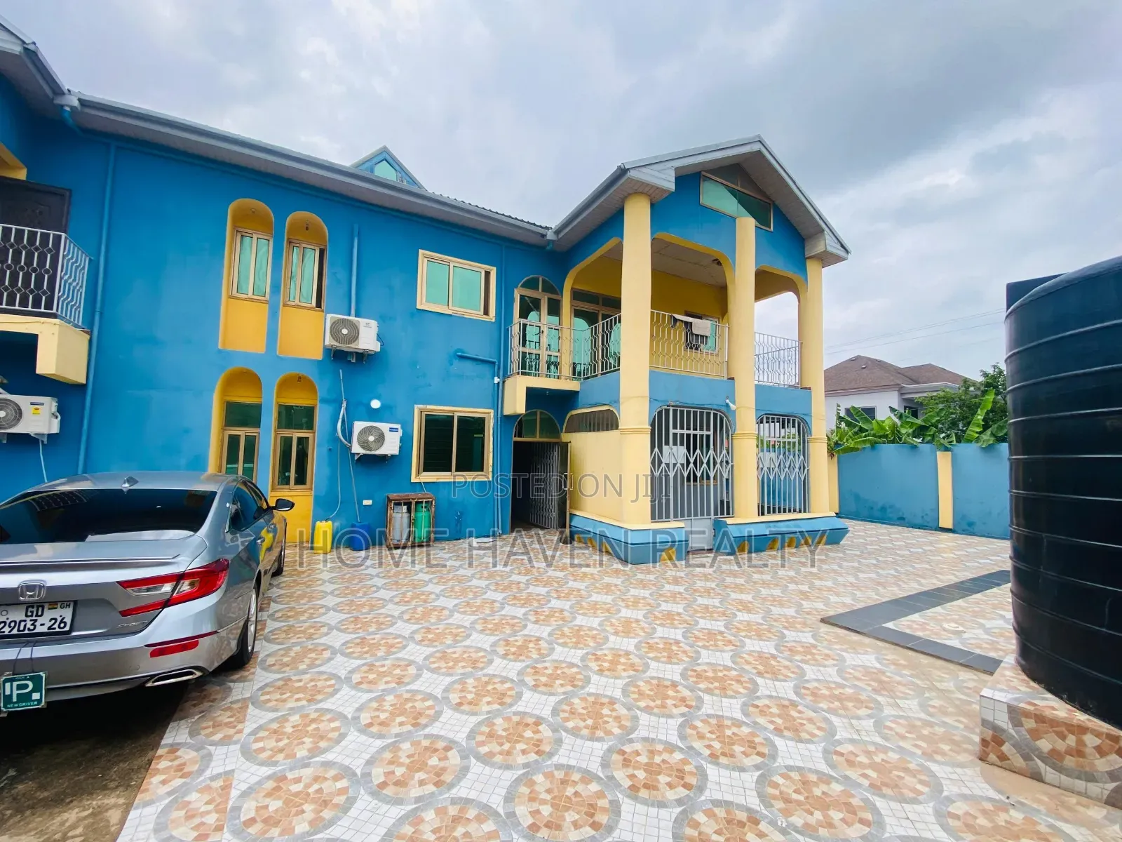 16bdrm Apartment in Westland, Police Station for sale