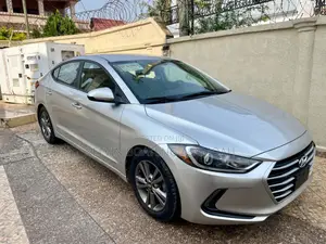 Hyundai Elantra SE Sedan FWD (2.0L 4cyl 6M) 2017 Gray