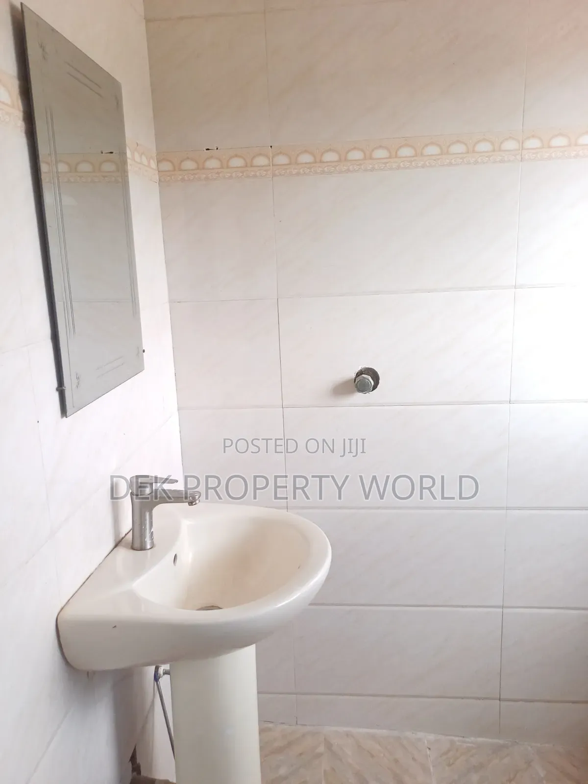 1bdrm Apartment in Ga East Municipal for rent
