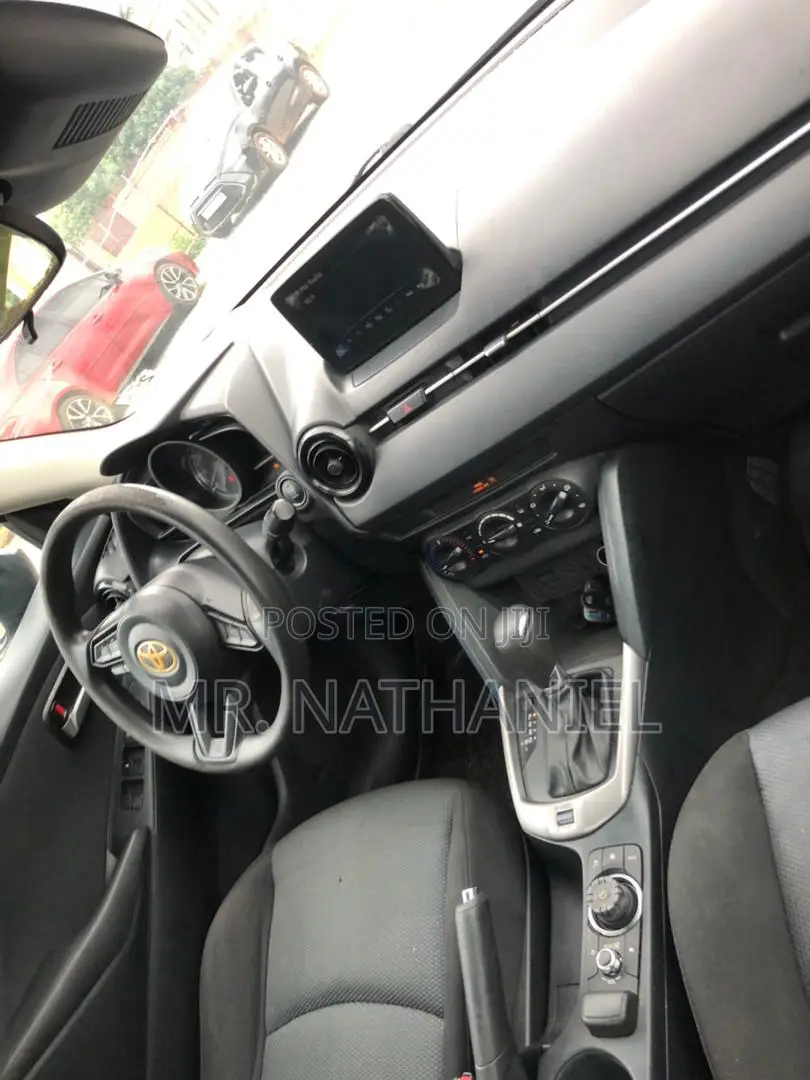 Toyota Yaris 2018 Black
