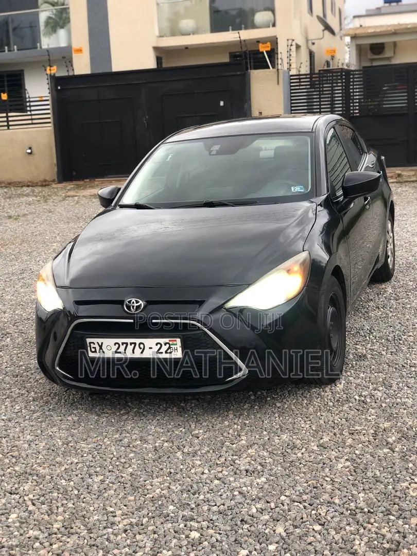 Toyota Yaris 2018 Black