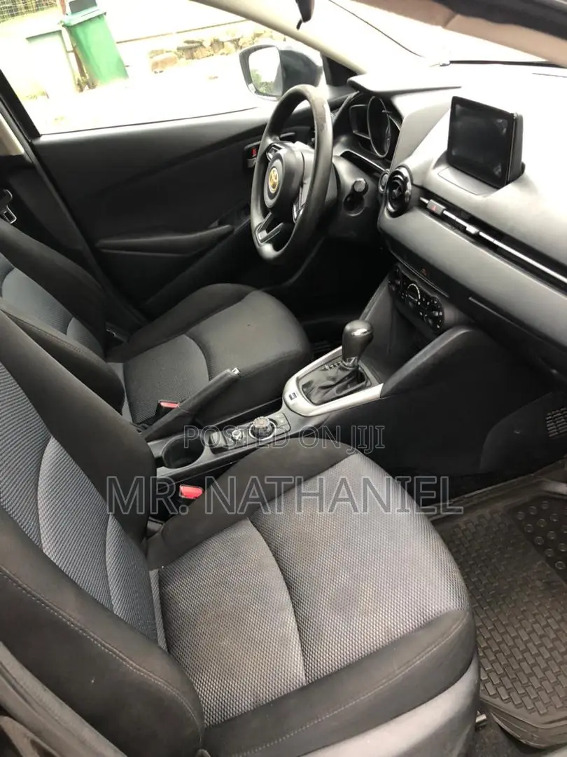 Toyota Yaris 2018 Black