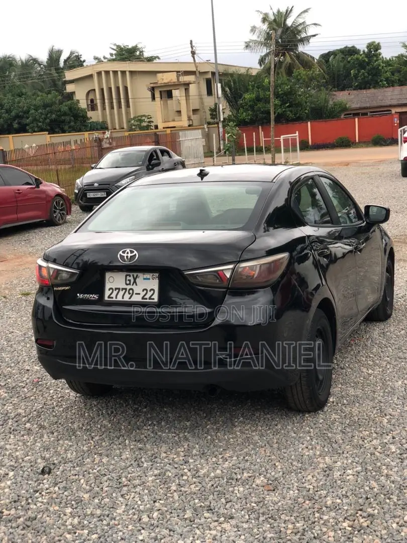 Toyota Yaris 2018 Black