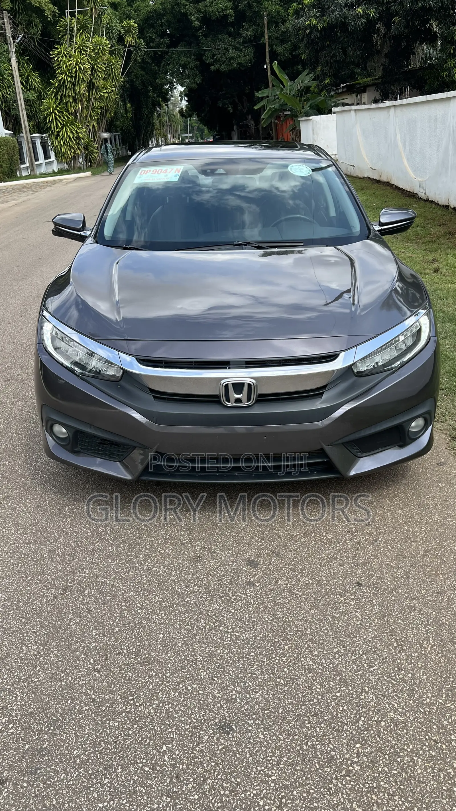 Honda Civic Touring 4dr Sedan (1.5L 4cyl) 2017 Gray
