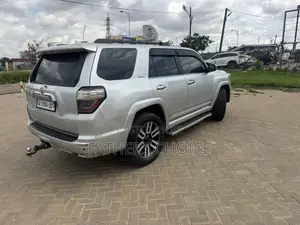 Toyota 4-Runner Limited 4dr 4x4 (4.0L 6cyl 5A) 2017 Silver