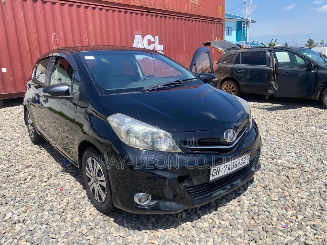 Toyota Vitz 1.3 AWD 5dr 2012 Black