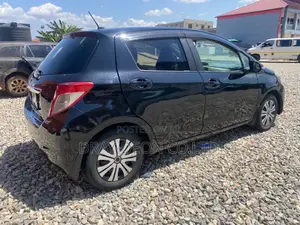 Toyota Vitz 1.3 AWD 5dr 2012 Black