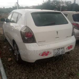 Pontiac Vibe 2010 White