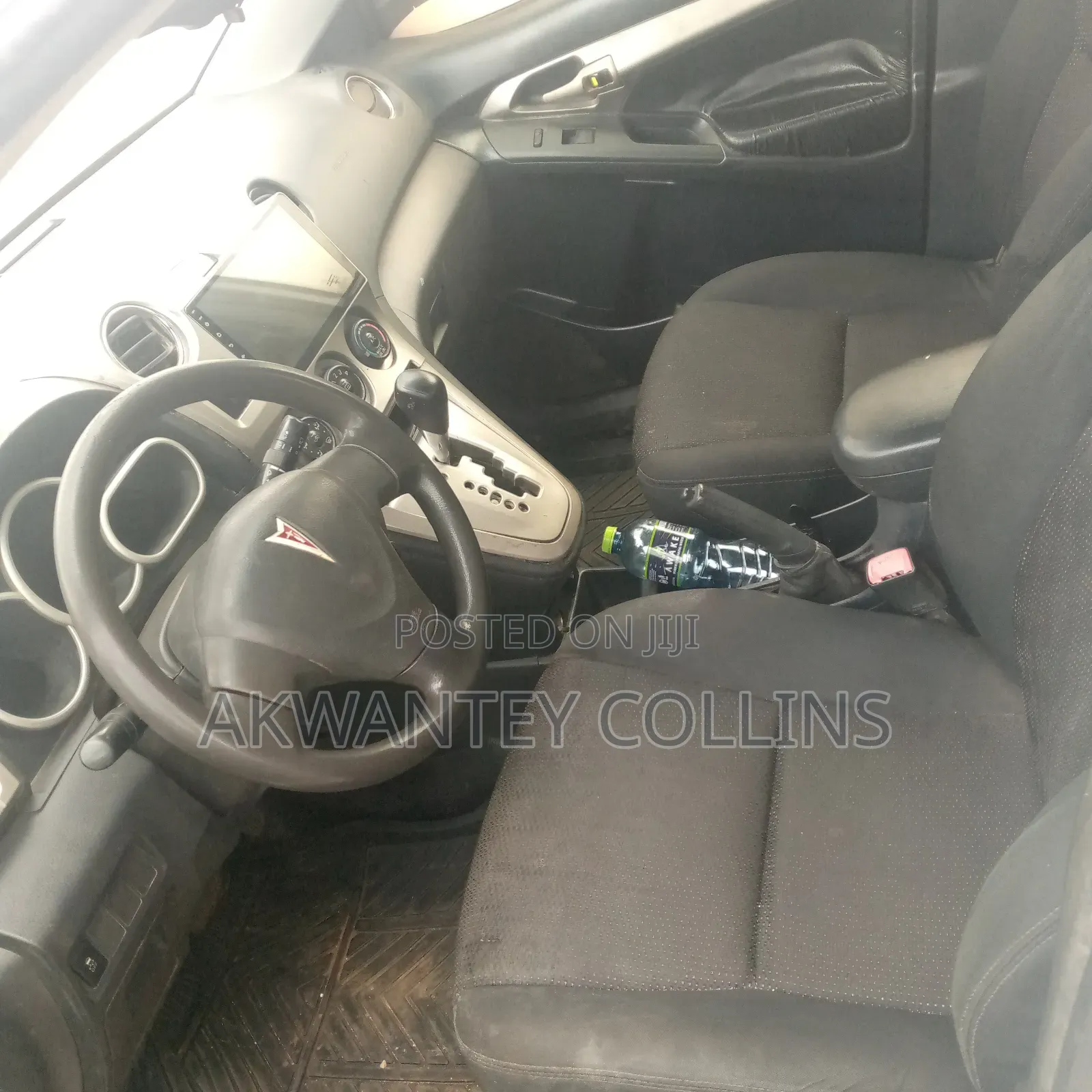 Pontiac Vibe 2010 White