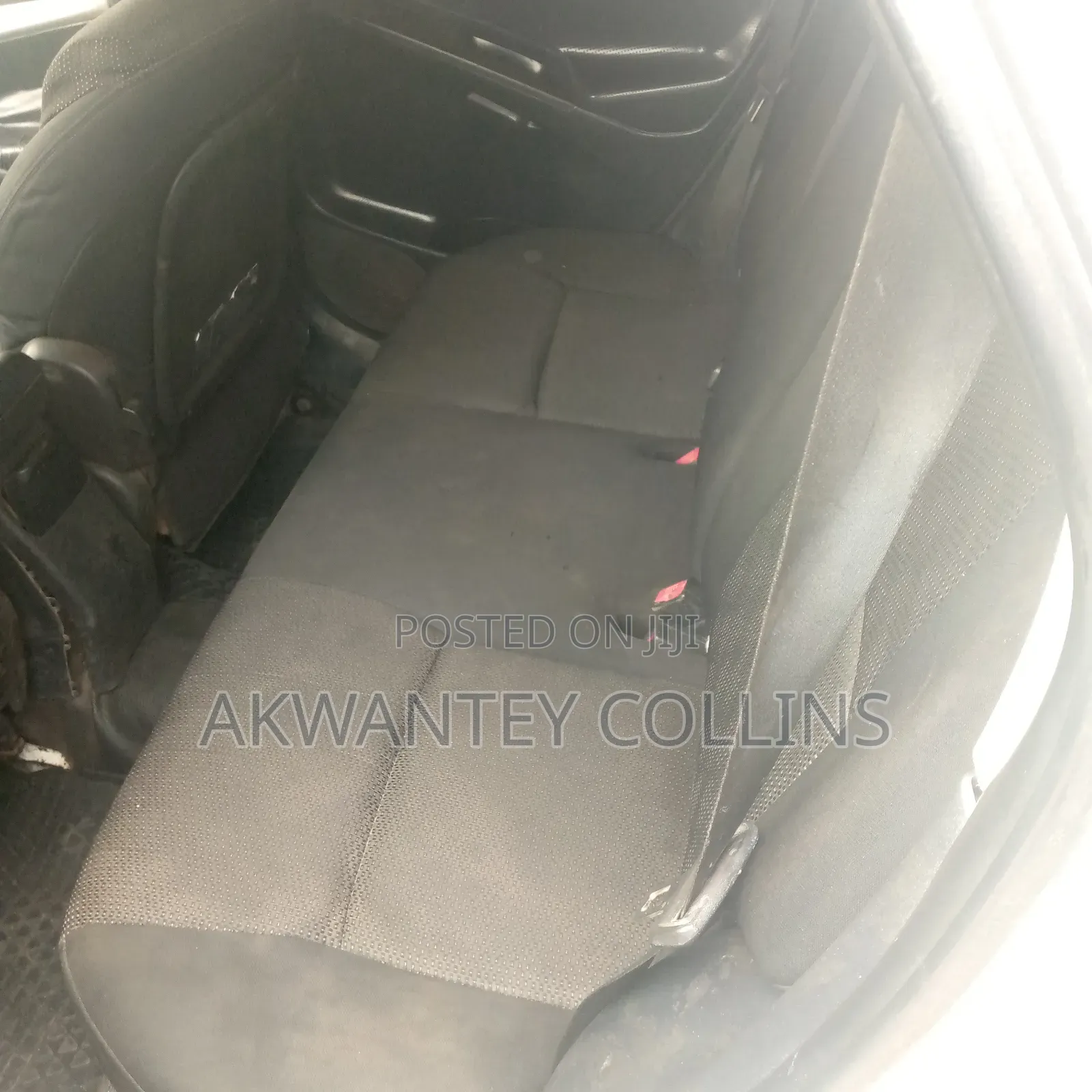 Pontiac Vibe 2010 White