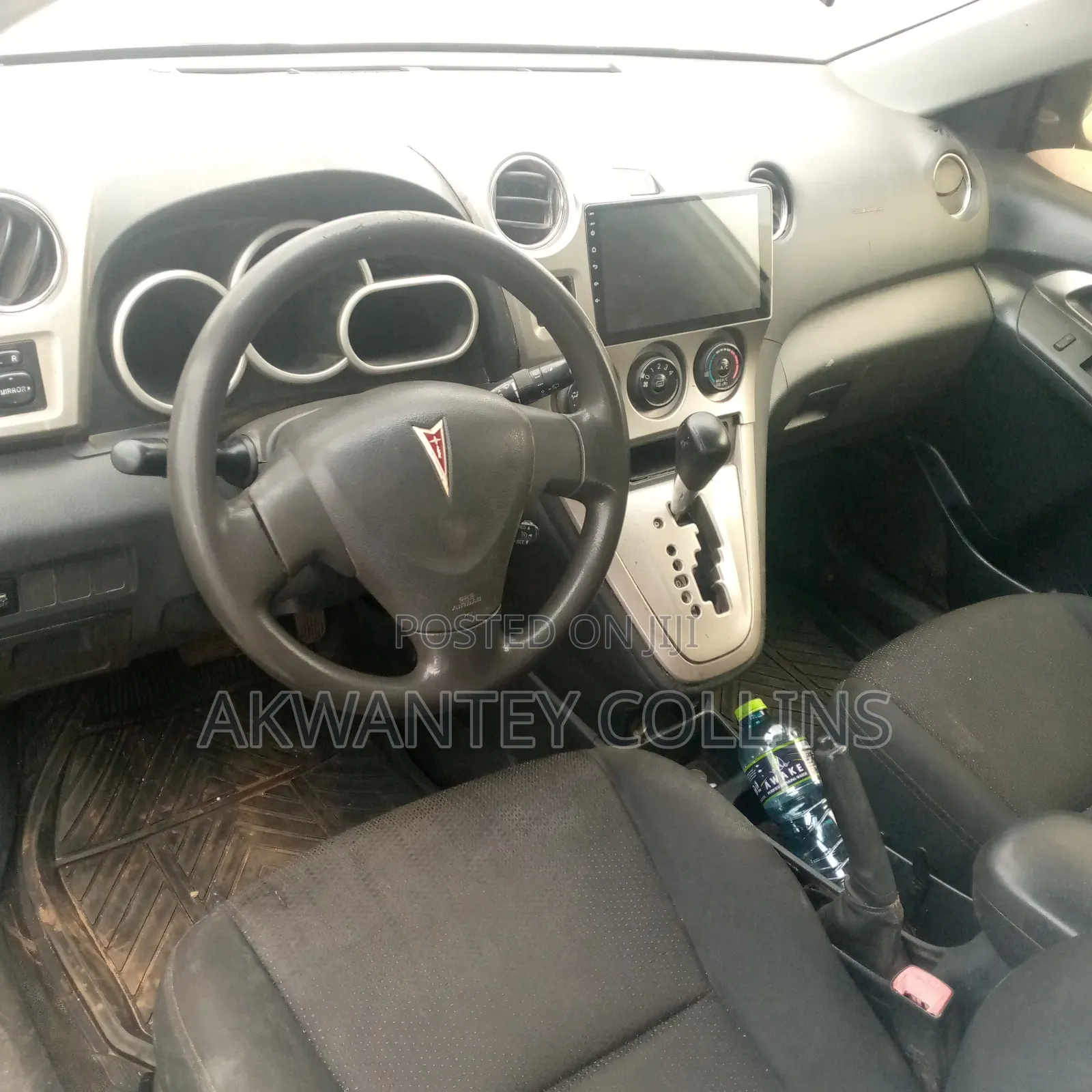 Pontiac Vibe 2010 White