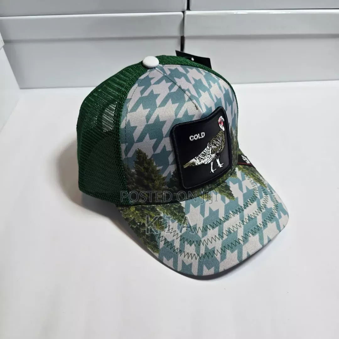 Premium Camouflage Wolf Trucker Cap – Unisex Fashion Cap 