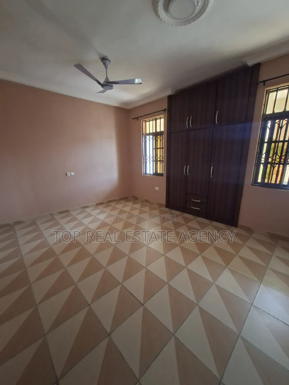 3bdrm Apartment in Pillar 2,, Ga East Municipal for rent