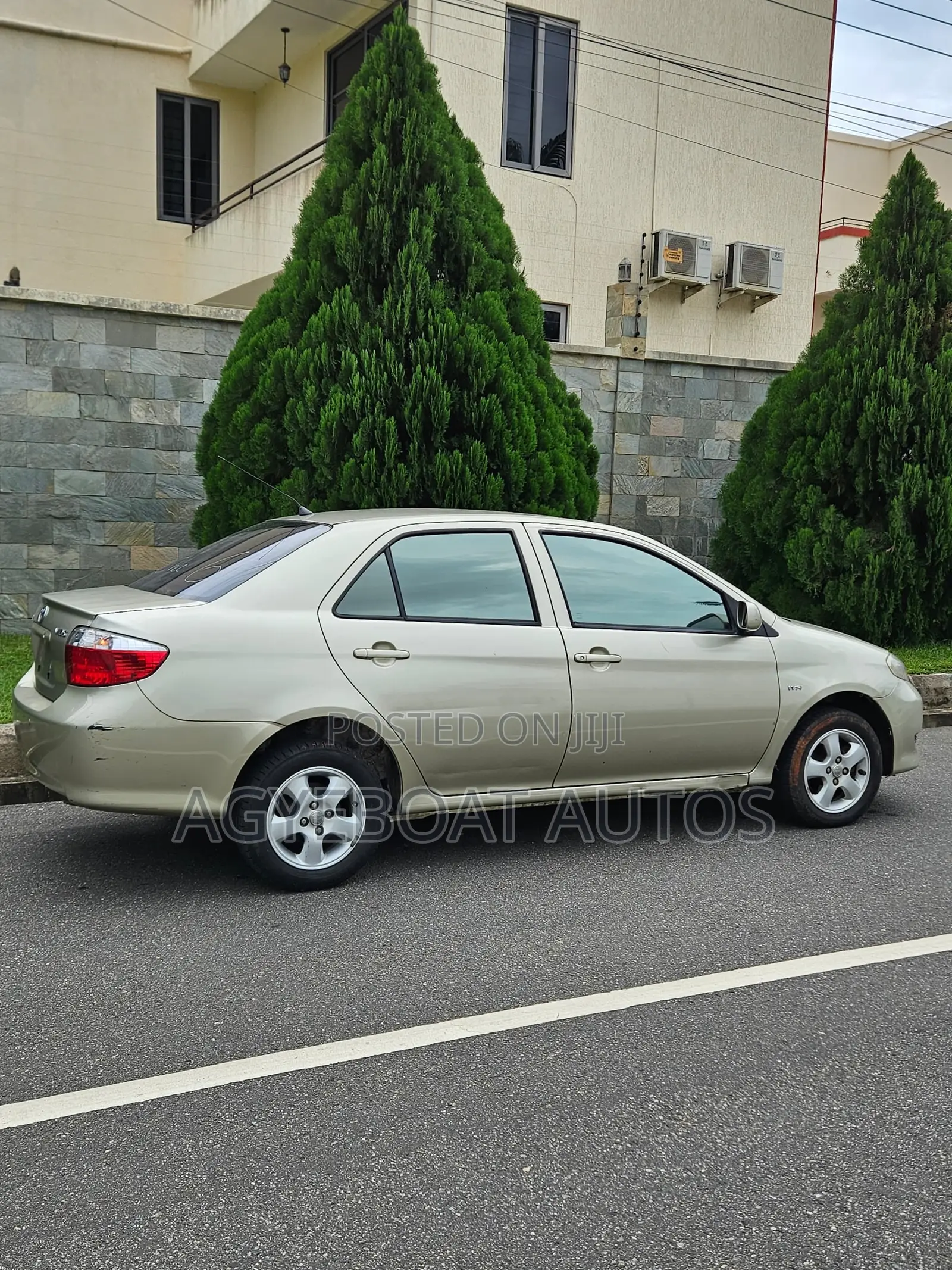 Toyota Vios 2010 Gold