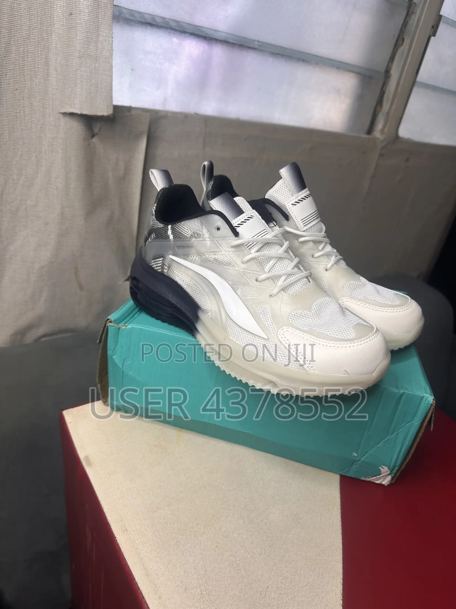 High Quality Sports Casual Sneakers