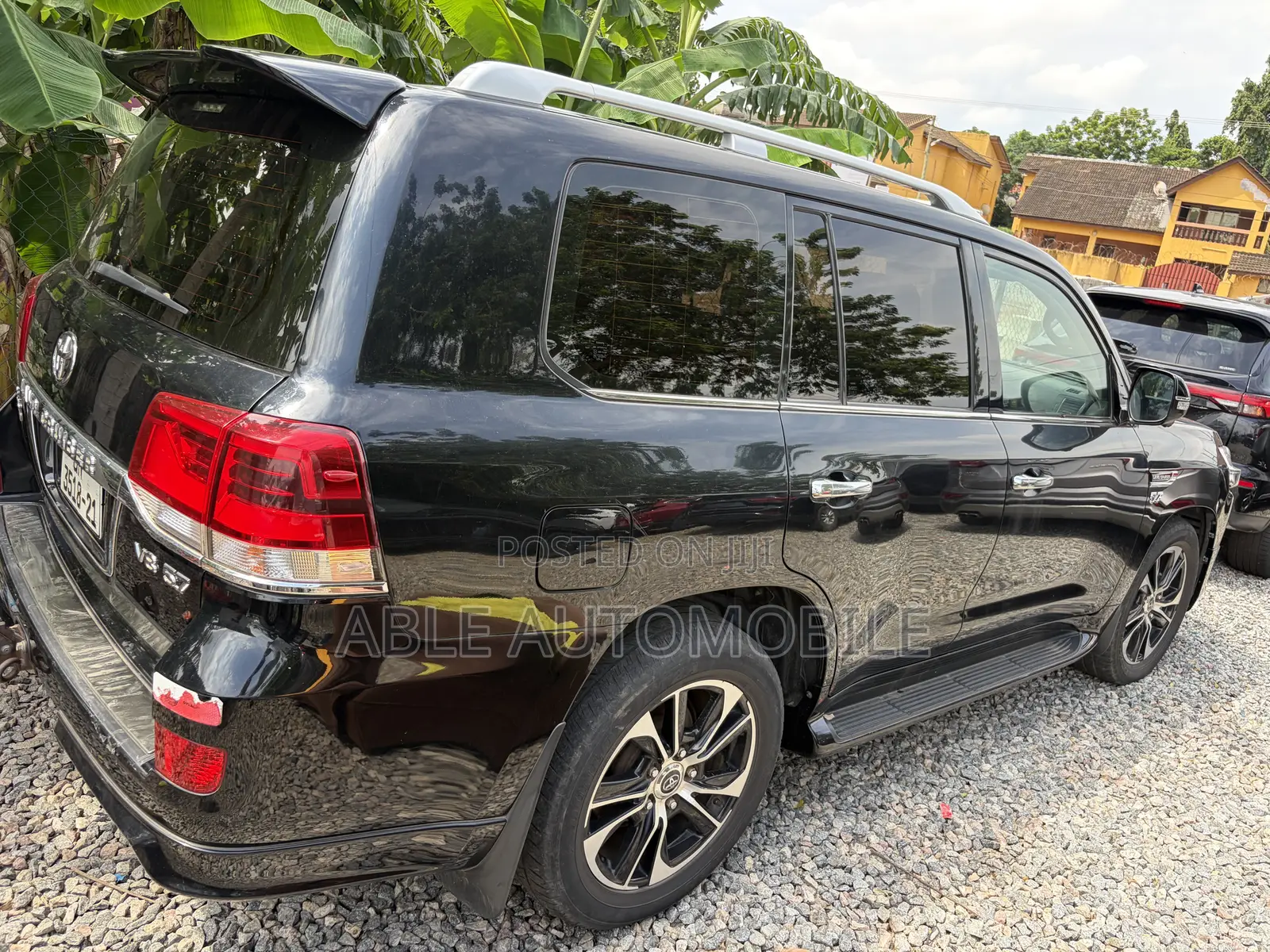 Toyota Land Cruiser 5.7 V8 VX-S 2021 Black