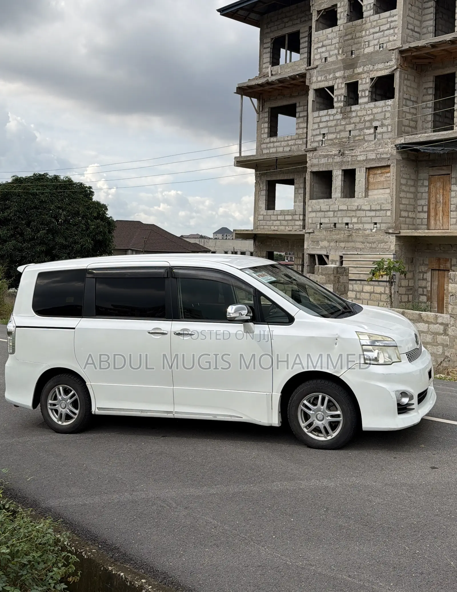 Toyota Voxy 2013 White