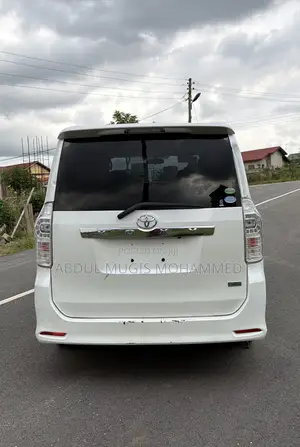 Toyota Voxy 2013 White