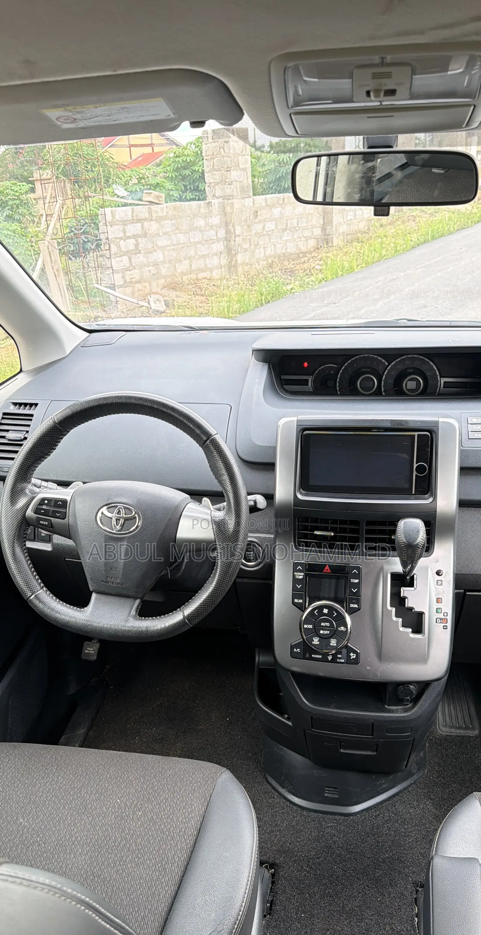 Toyota Voxy 2013 White