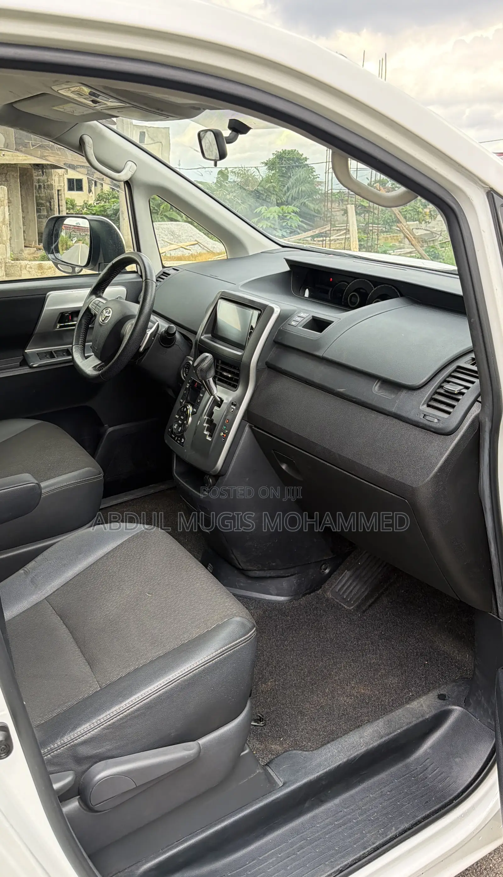 Toyota Voxy 2013 White