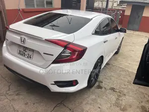 Honda Civic Sport Touring 4dr Hatchback (1.5L 4cyl) 2017 White