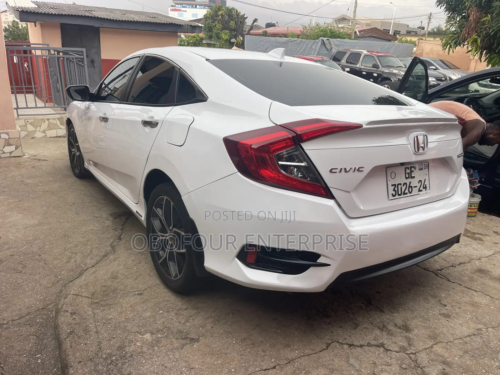 Honda Civic Sport Touring 4dr Hatchback (1.5L 4cyl) 2017 White