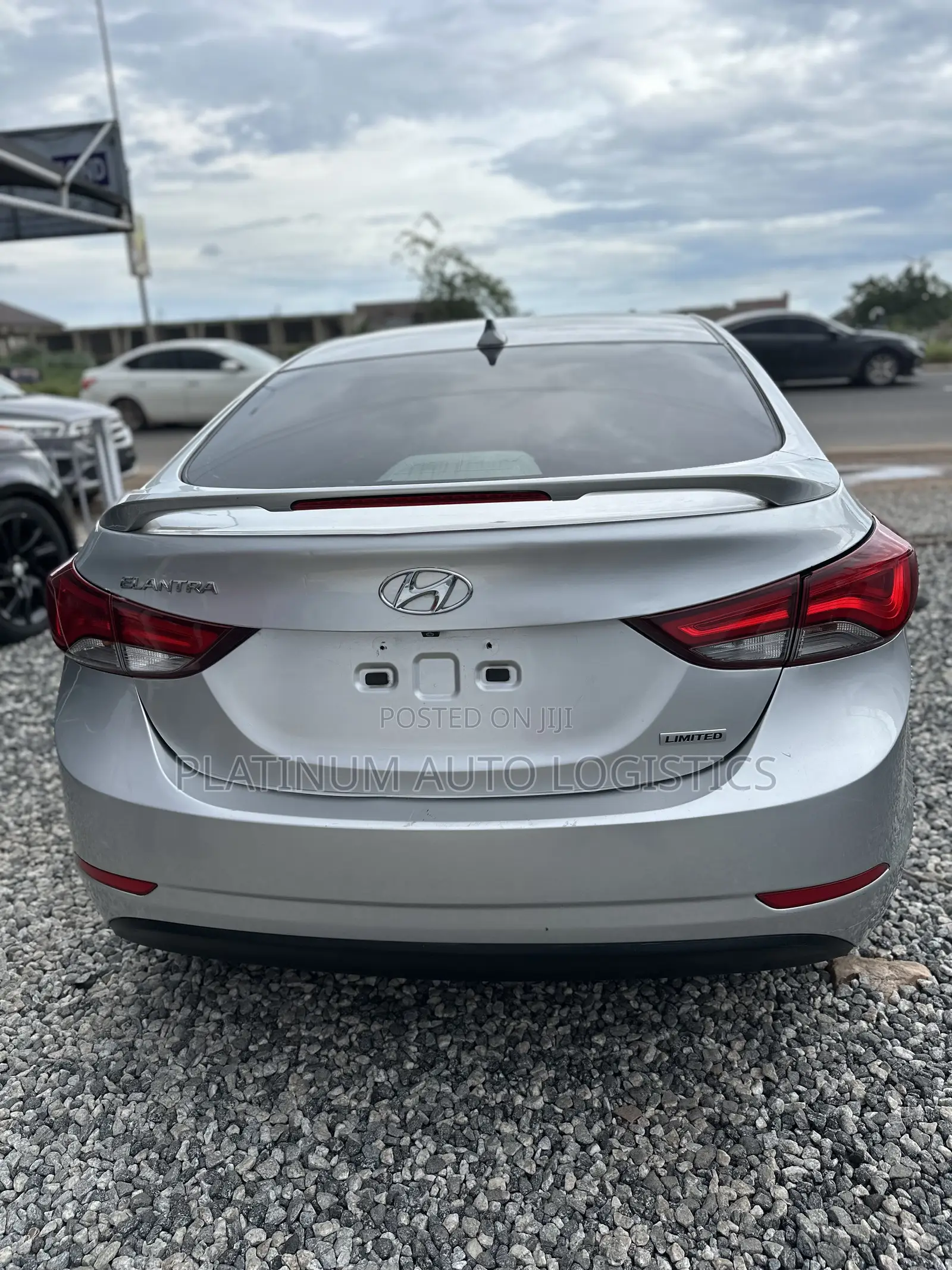 Hyundai Elantra Limited Sedan FWD (1.8L 4cyl 6A) 2016 Silver