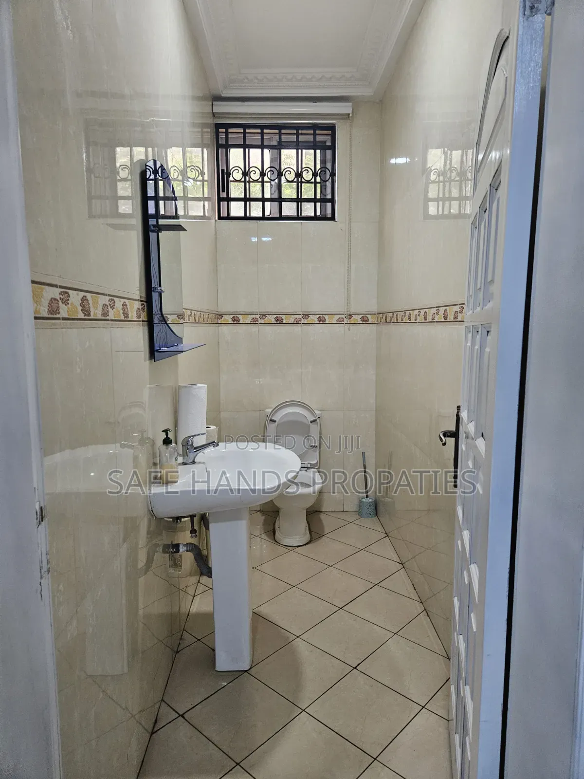 5bdrm House in Ntac, Accra Metropolitan for rent